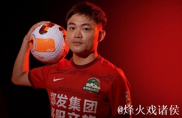 云南玉昆新援亮相 黄紫昌领衔冲击新赛季 云南玉昆新援亮相 黄紫昌领衔冲击新赛季